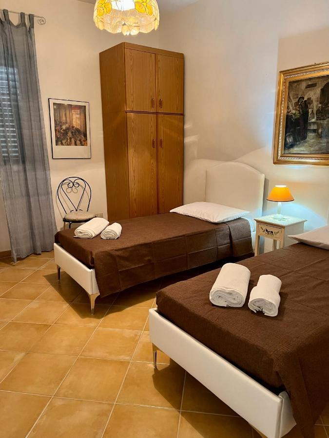 Villa Letizia Rooms & Apartments Noto Exterior photo